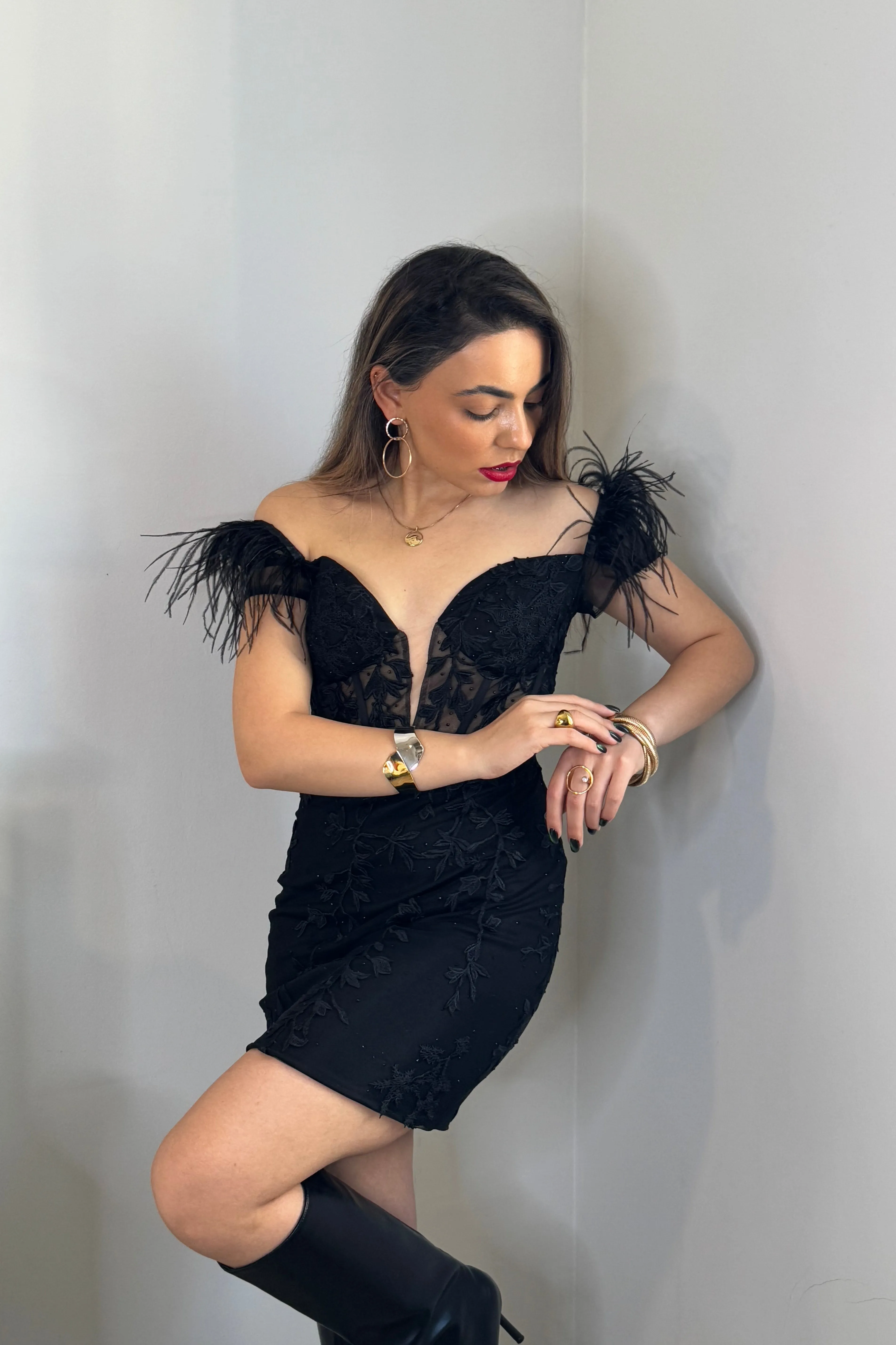 Deep V-Neck Feather Dash Sleeve Appliqued Hip Sheath Dress