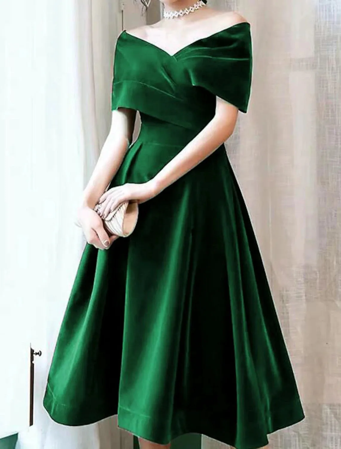 Luolandi A-Line Cocktail Dresses 1950s Dress Fall Wedding Guest Dress Knee Length Short Sleeve Off Shoulder Velvet with Pleats