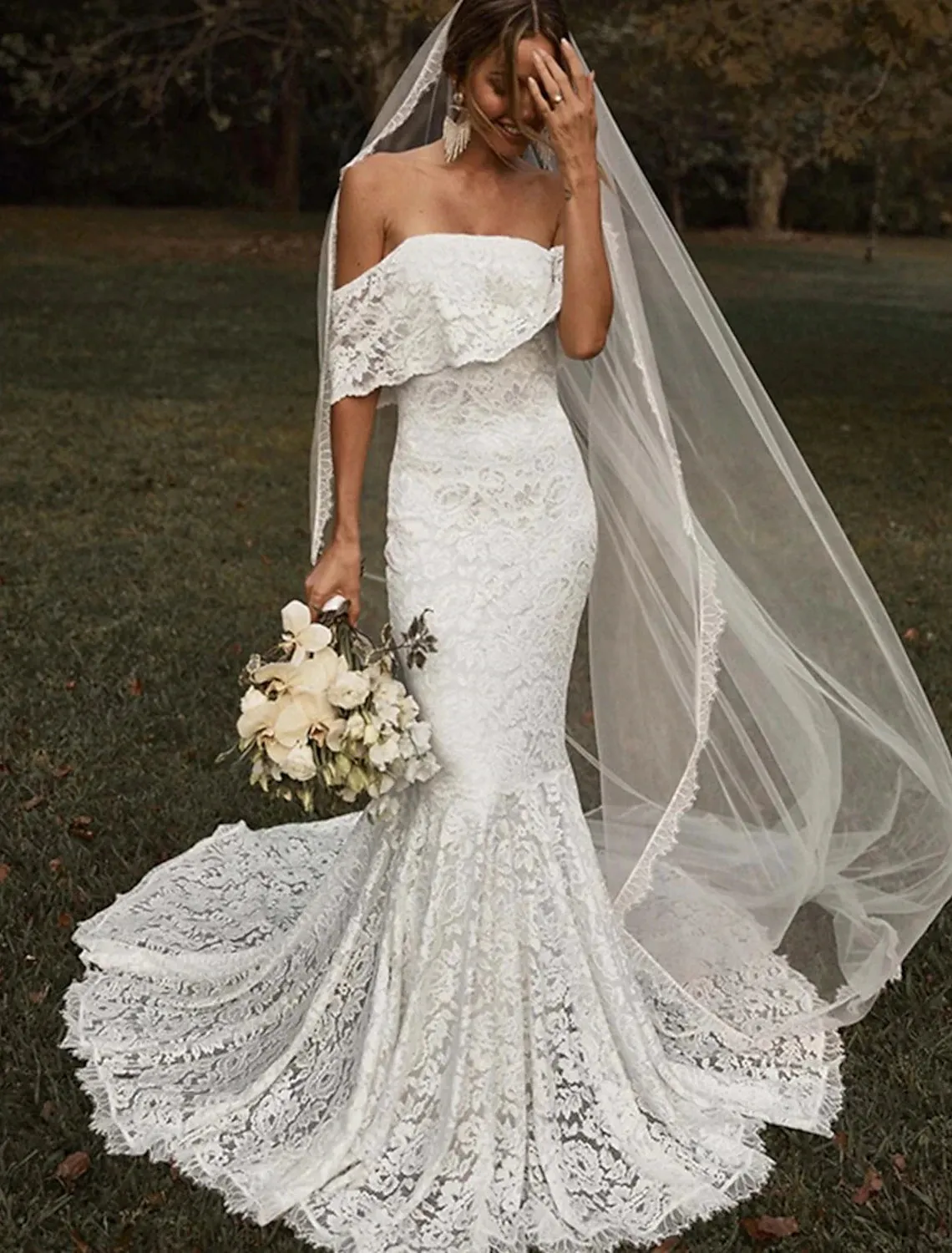 Luolandi Beach Vintage Boho Wedding Dresses Mermaid / Trumpet Off Shoulder Short Sleeve Court Train Lace Bridal Gowns