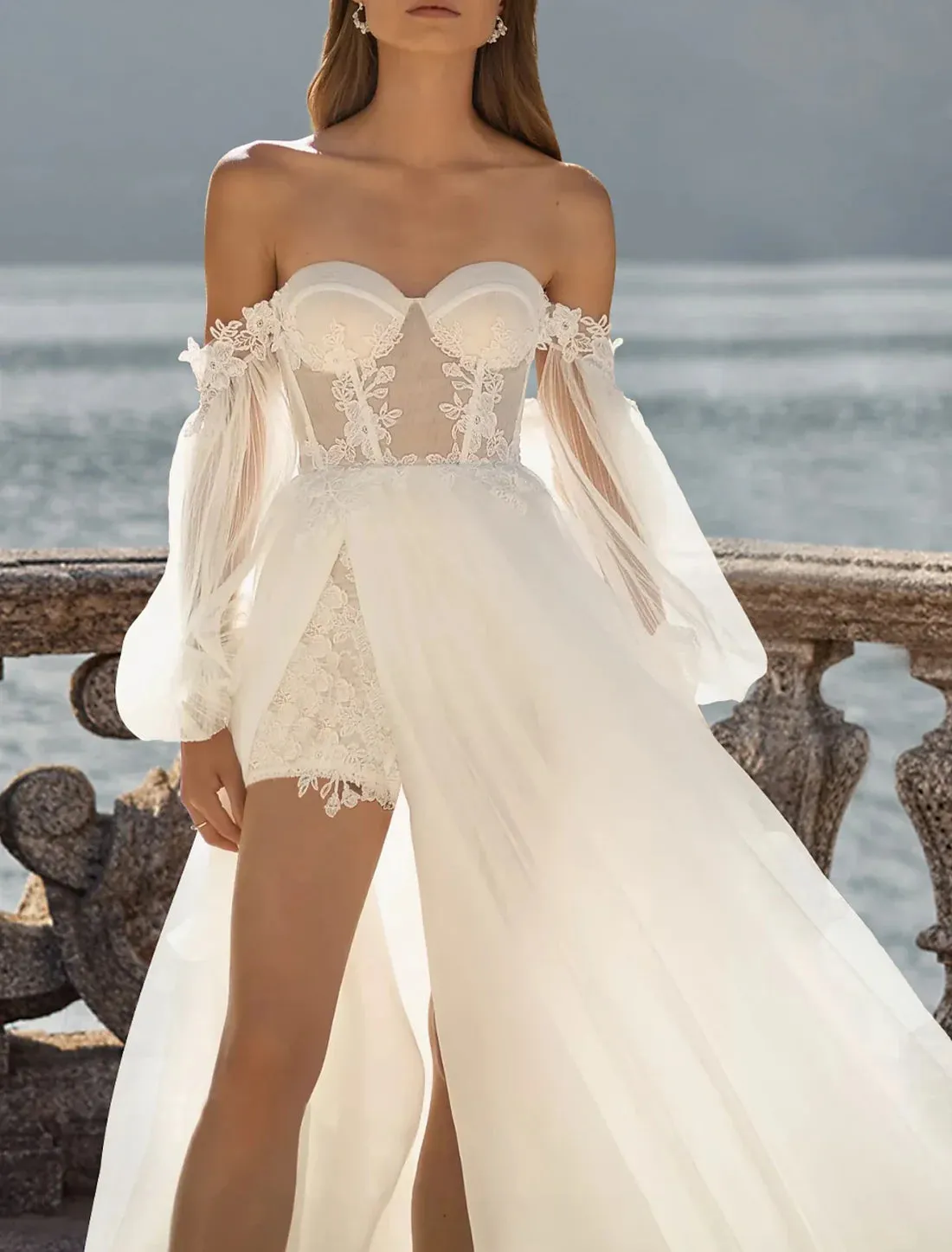 Luolandi Beach Wedding Dresses A-Line Off Shoulder Long Sleeve Court Train Lace Bridal Gowns With Appliques Split