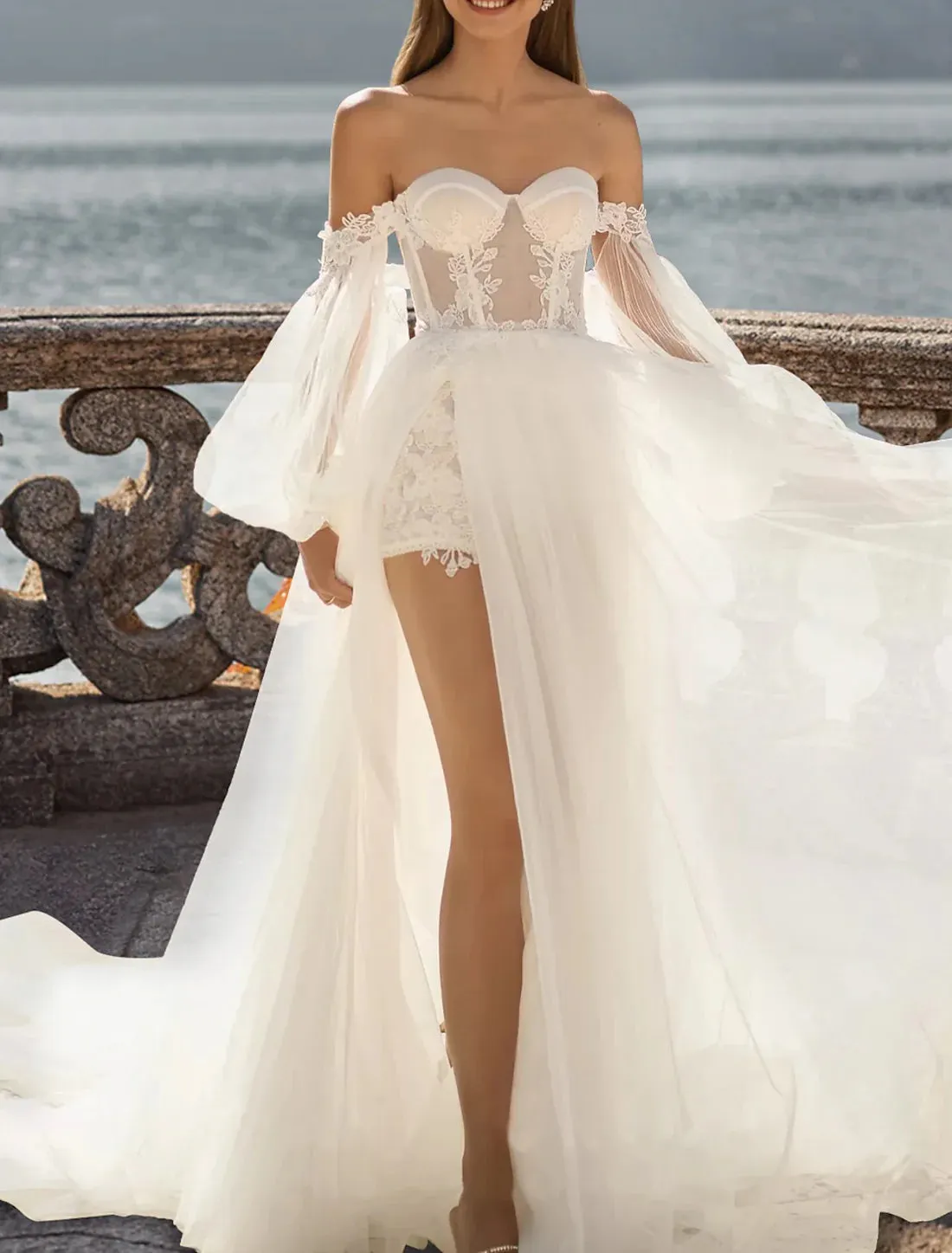 Luolandi Beach Wedding Dresses A-Line Off Shoulder Long Sleeve Court Train Lace Bridal Gowns With Appliques Split