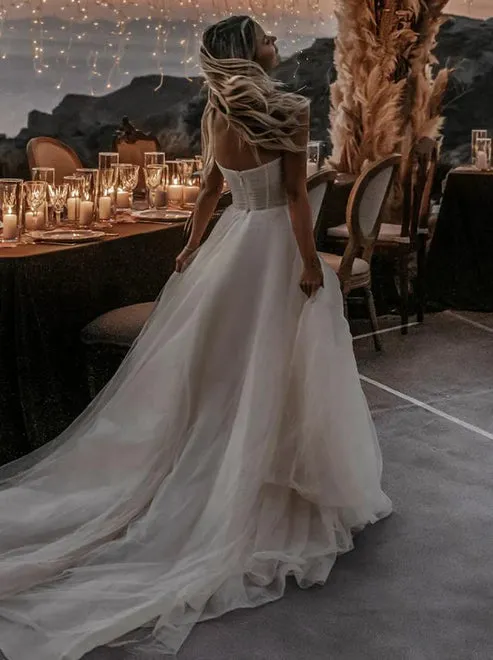 Luolandi Romantic A-Line Sweetheart Ivory Tulle Beach Wedding Dresses with Slit Off Shoulder