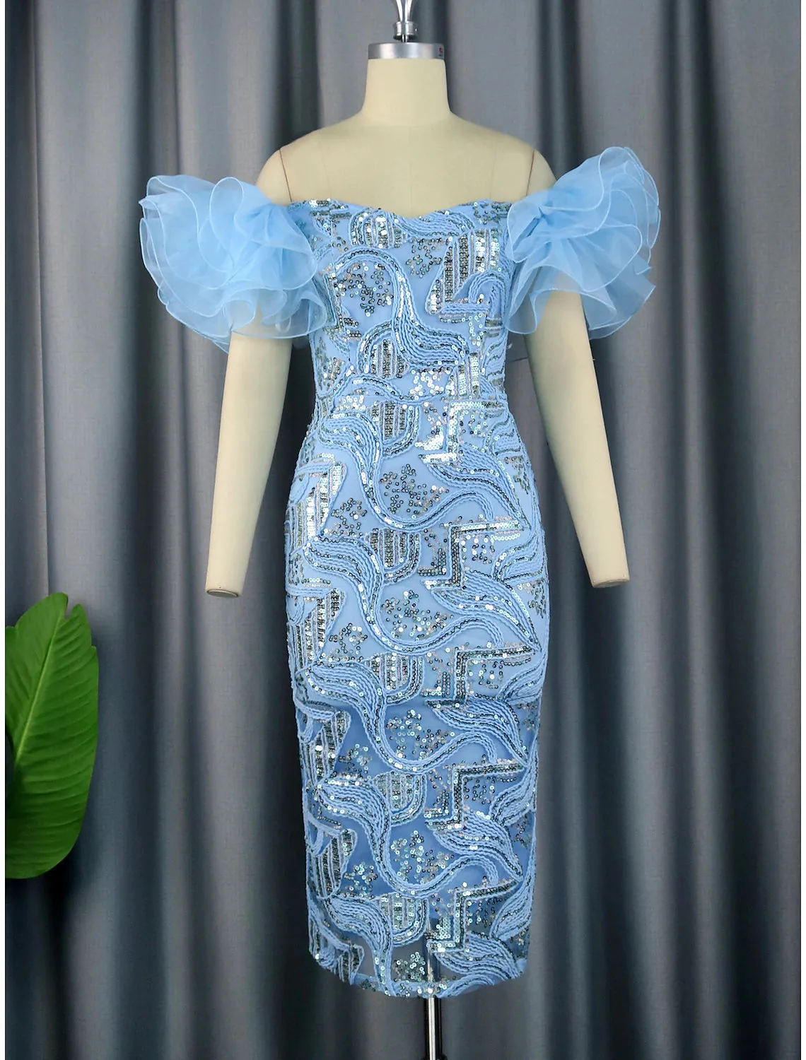 Luolandi Sheath / Column Party Dresses Floral Dress Cocktail Party Tea Length Sleeveless Off Shoulder Sequined