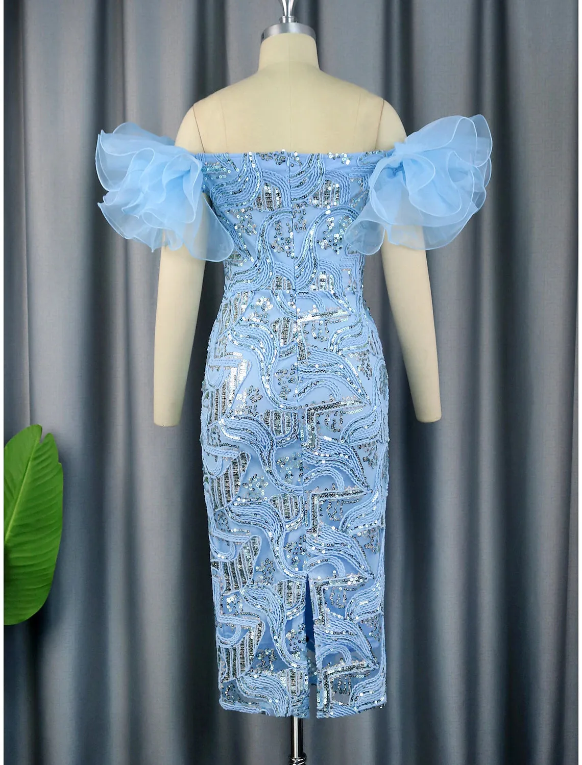 Luolandi Sheath / Column Party Dresses Floral Dress Cocktail Party Tea Length Sleeveless Off Shoulder Sequined